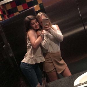 Meet your Posher, Caitlin